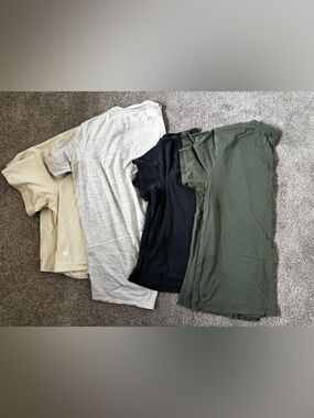 Women’s Lululemon tee lot